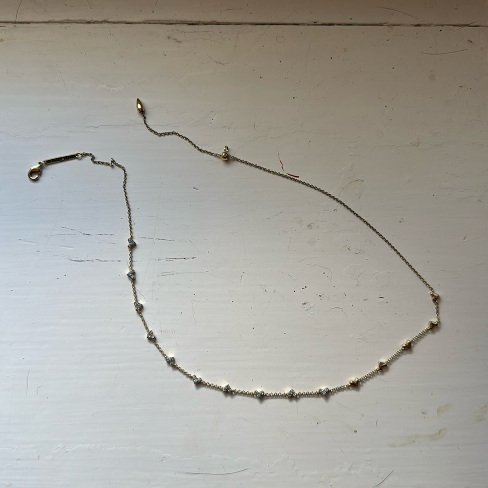 Kendra Scott necklace